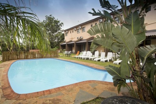 Elephant Lake Inn 